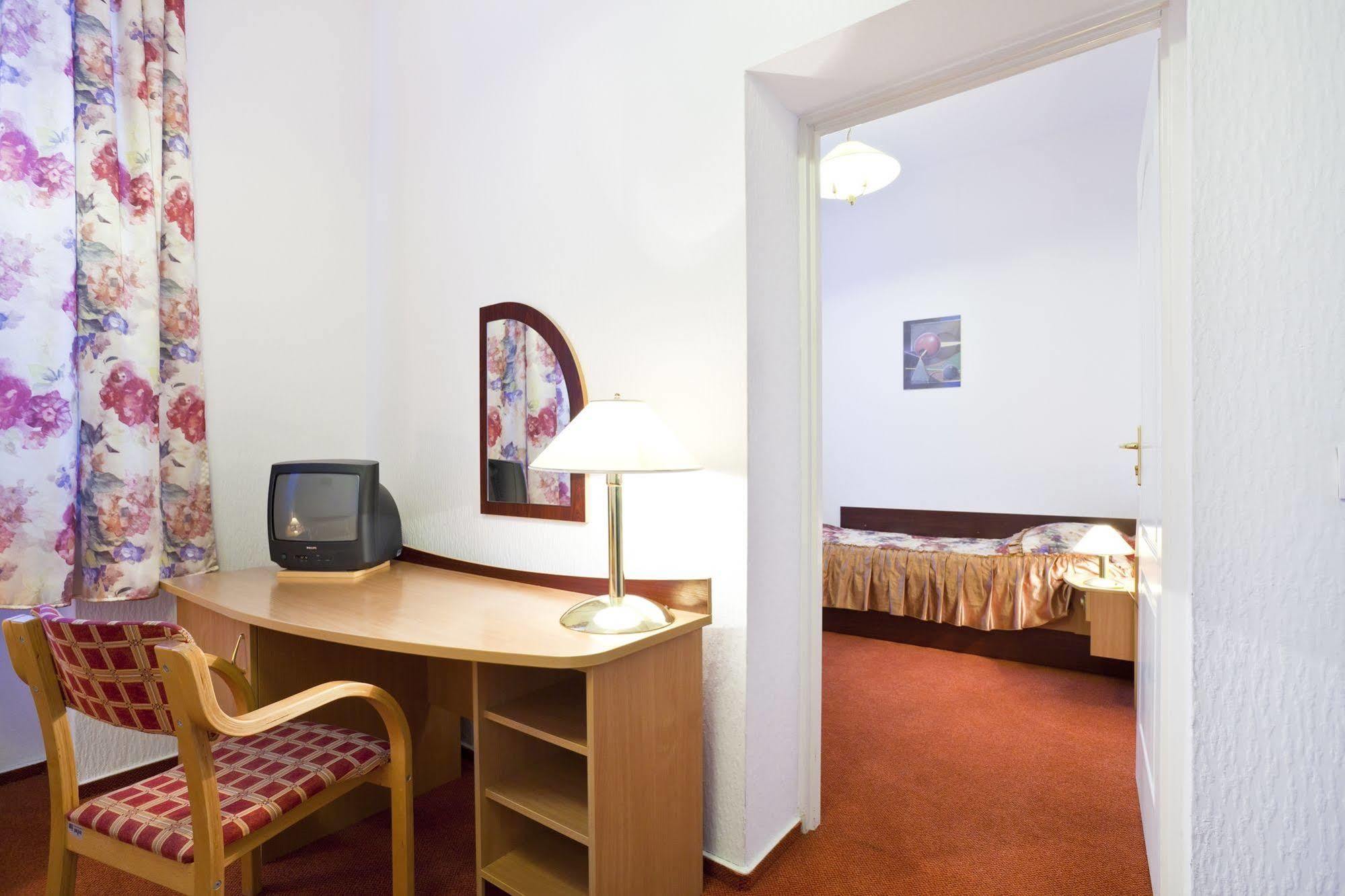 Aiden By Western Hotel 3*